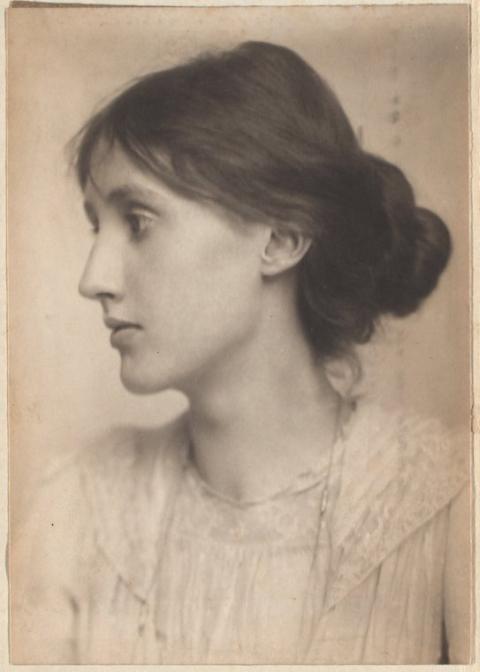 portrait of a young Virginia Woolf looking to the left (her right) and with her hair pulled back into a chignon